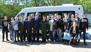 В.Викторов шӑл тухтӑрӗпе А. Мурыгин салтака ӑсатаҫҫӗ