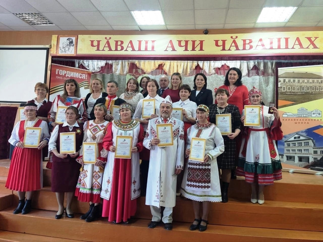 Виталий Михайлов сӑнӳкерчӗкӗ